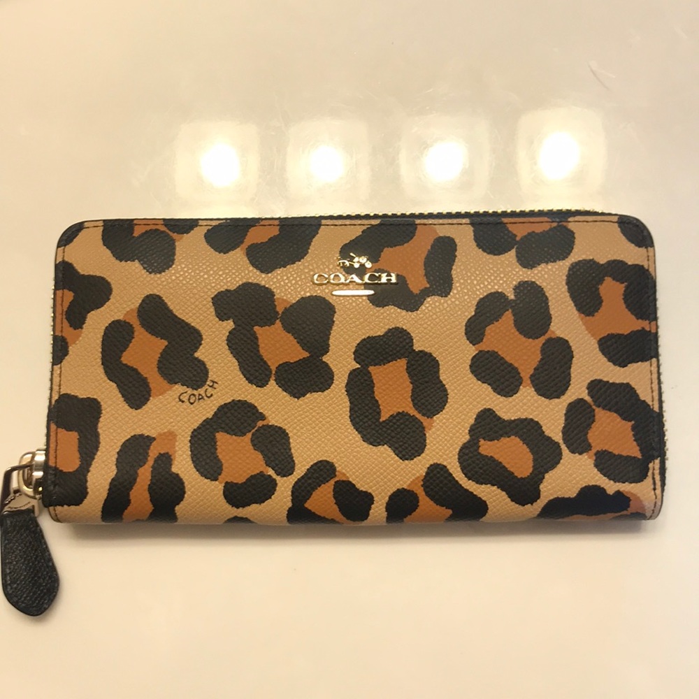 NWOT Coach wallet